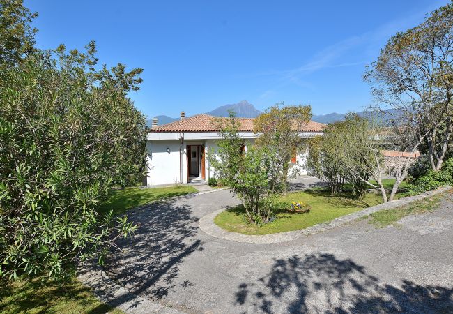 Villa en Torri del Benaco - Villa Retrò alle Rossone With Lake View