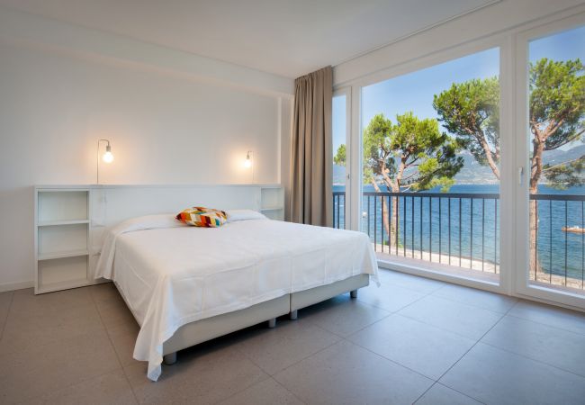 Apartamento en Torri del Benaco - Apartment Azzurro front Lake
