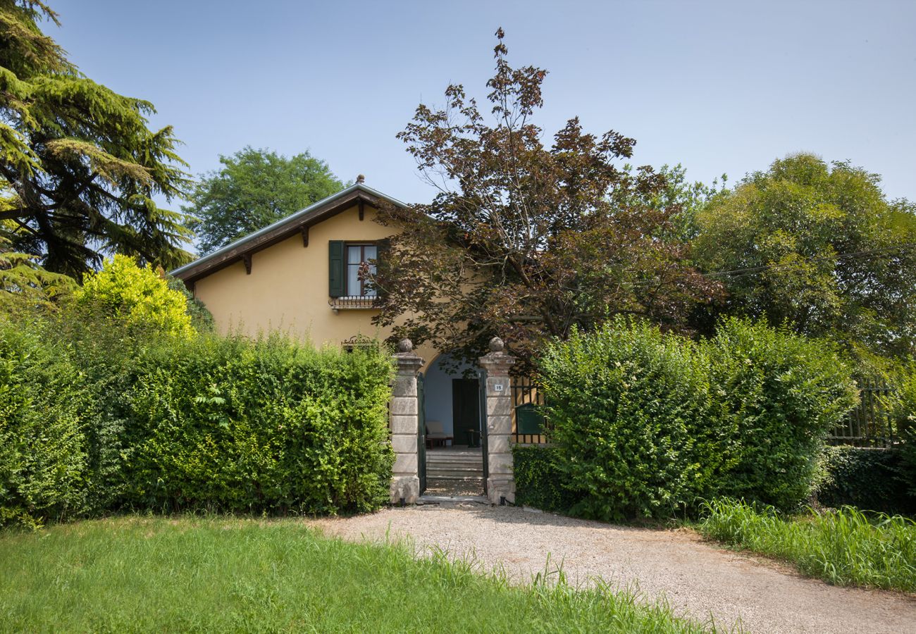 Chalet en San Pietro in Cariano - Casa Del Custode In The Heart Of Valpolicella