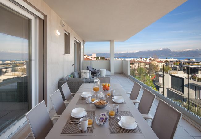 Apartamento en Peschiera del Garda - Perla Garda Lake Apartment With Pool