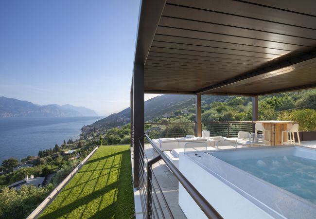 Apartamento en Torri del Benaco - Penthouse Great View pool & Whirpool