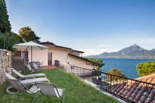 Ferienwohnung in Torri del Benaco - Greenery Loft With Lake View