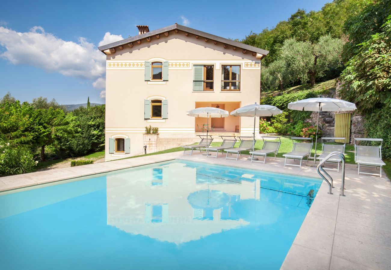 Villa à Garda - Cà Cantoni Villa With Pool Lake View