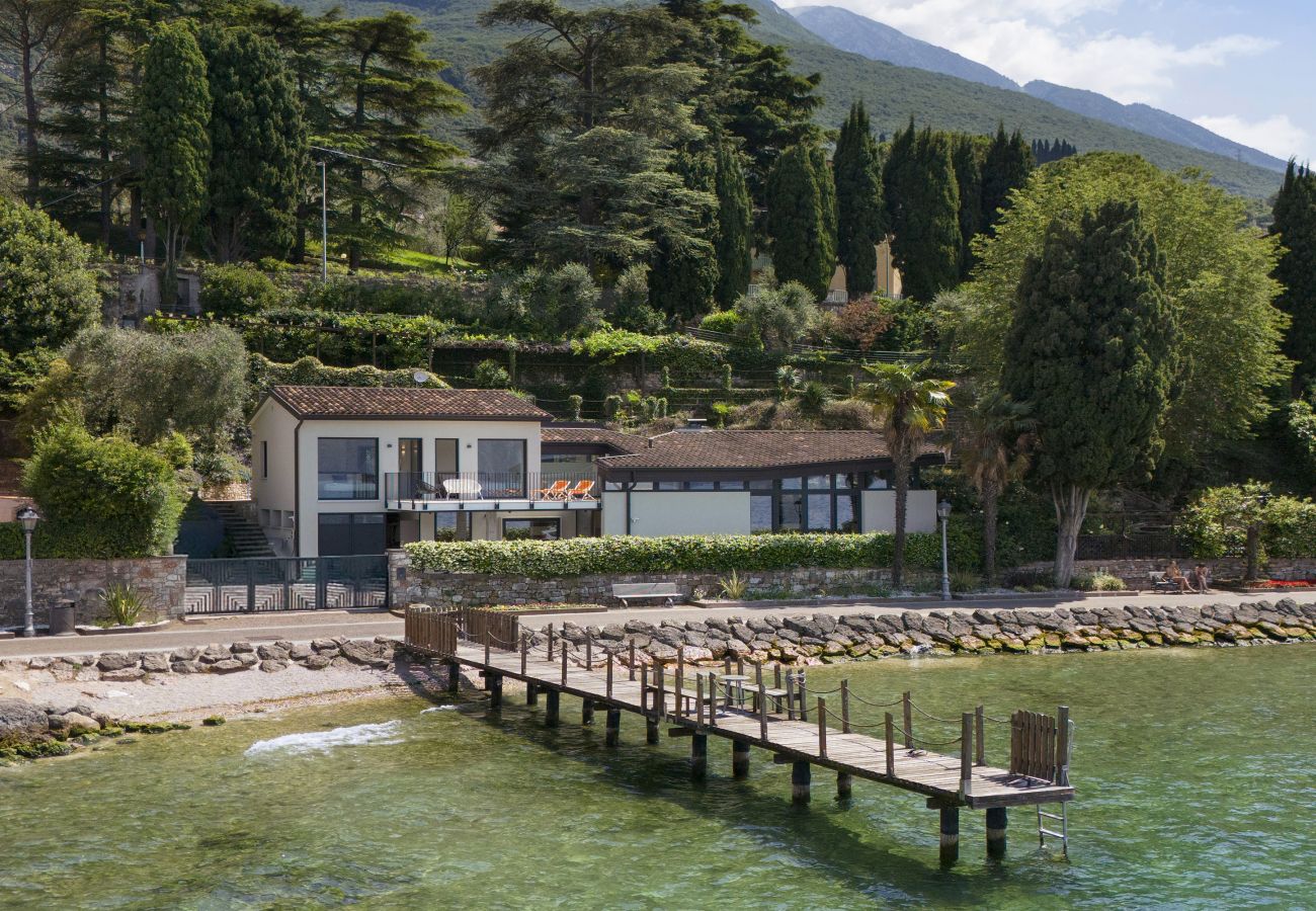 Villa a Malcesine - Villa Locchi with private Pier